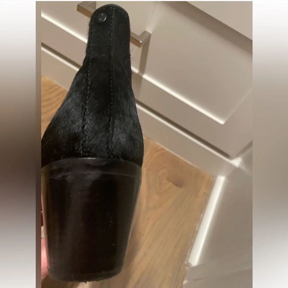 Frye Jolene Black Calf Hair Boots
Booties Inside zipper Size 9 - Picture 5 of 5